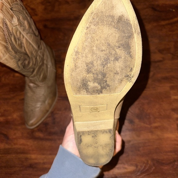 DSW Tan Western Boots 7 - Picture 5 of 6